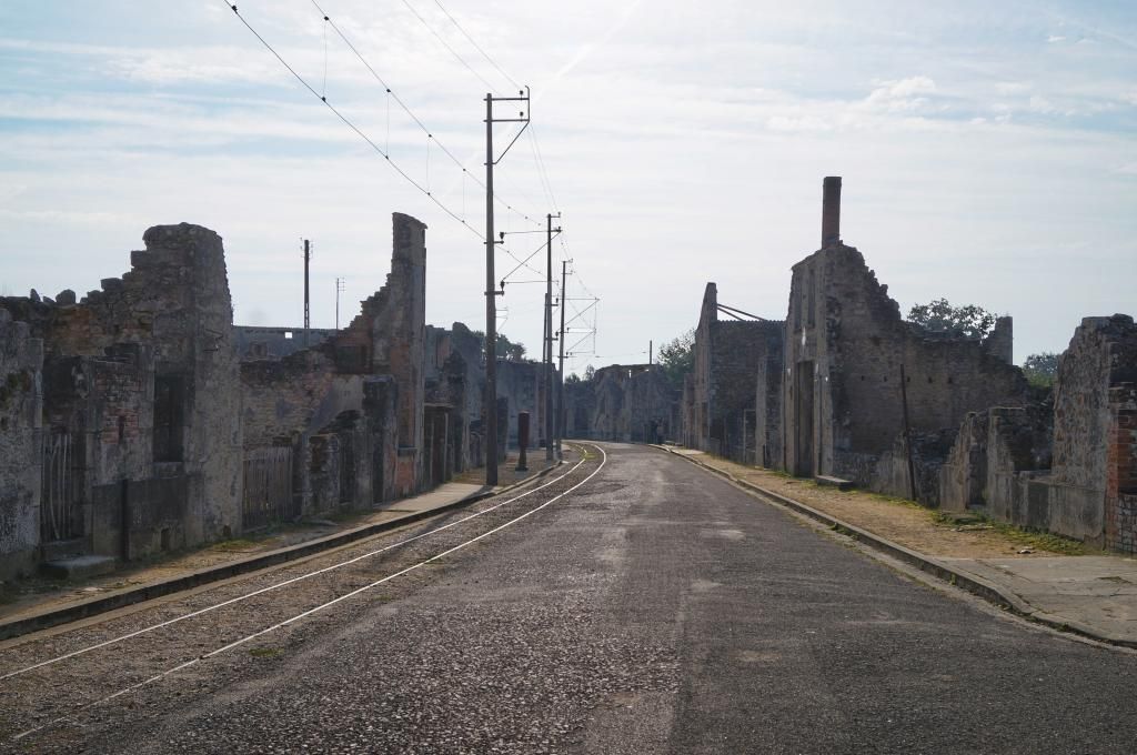 Bretaña, Normandía y más - verano 2013 - Blogs de Francia - Oradour-sur-Glane - Uzerche - Gouffre de Padirac (3)