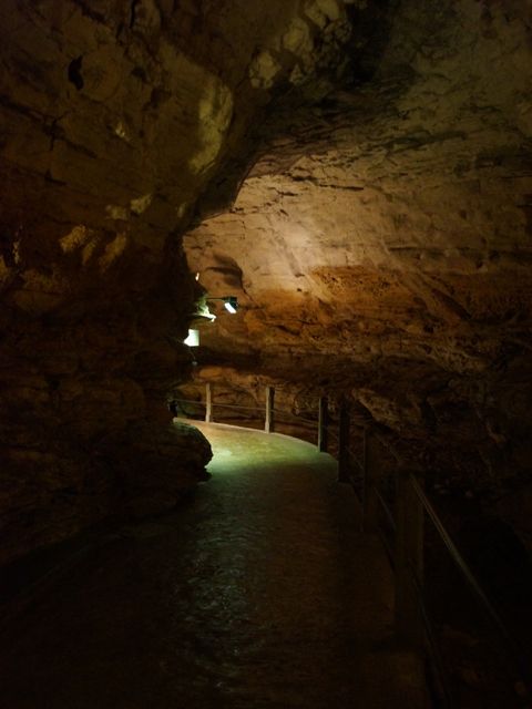 Bretaña, Normandía y más - verano 2013 - Blogs de Francia - Oradour-sur-Glane - Uzerche - Gouffre de Padirac (9)