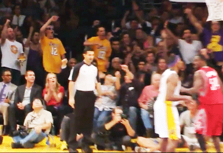 ixqFgA4jZUJcf.gif